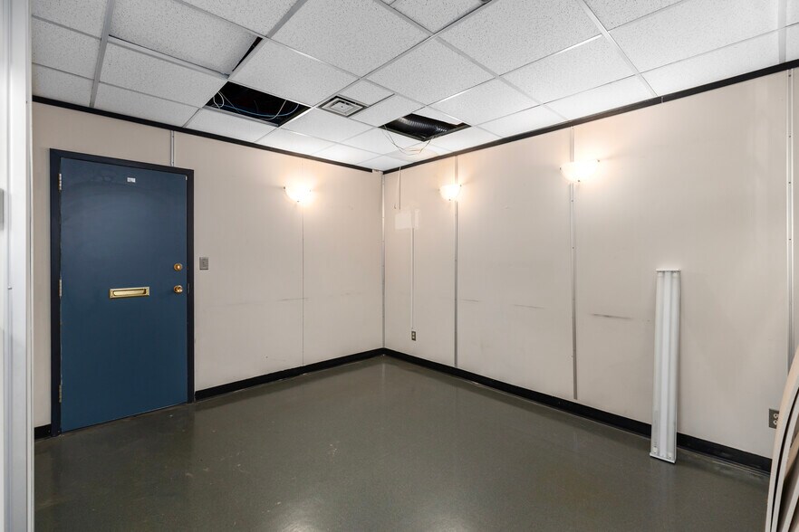 More Photos Of 212 Queen St E, Sault Ste. Marie Office For Lease