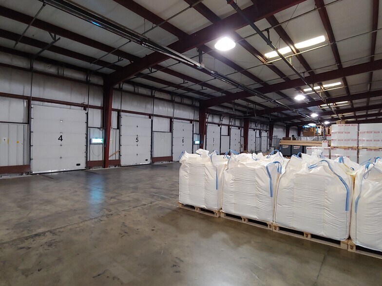 More Photos Of 2800 SE Enterprise Dr, Grimes Warehouse For Lease
