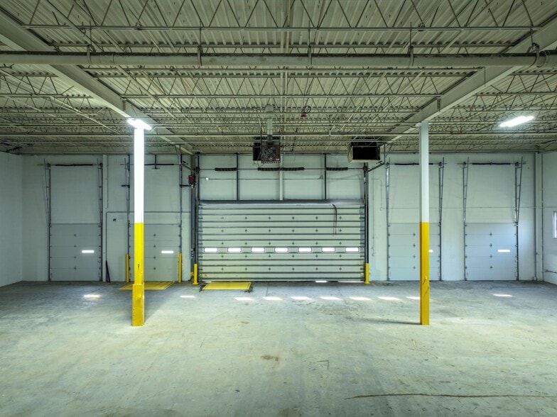 More Photos Of 83 Broad Ave, Fairview Warehouse For Lease