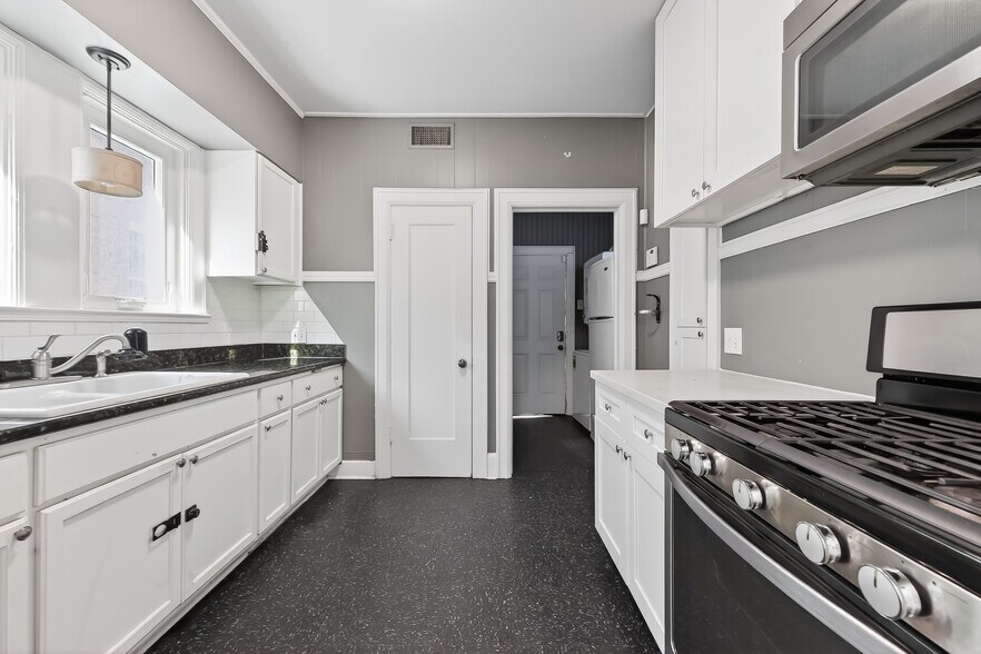 More Photos Of 3410 Austin St, Houston Office Residential For Lease