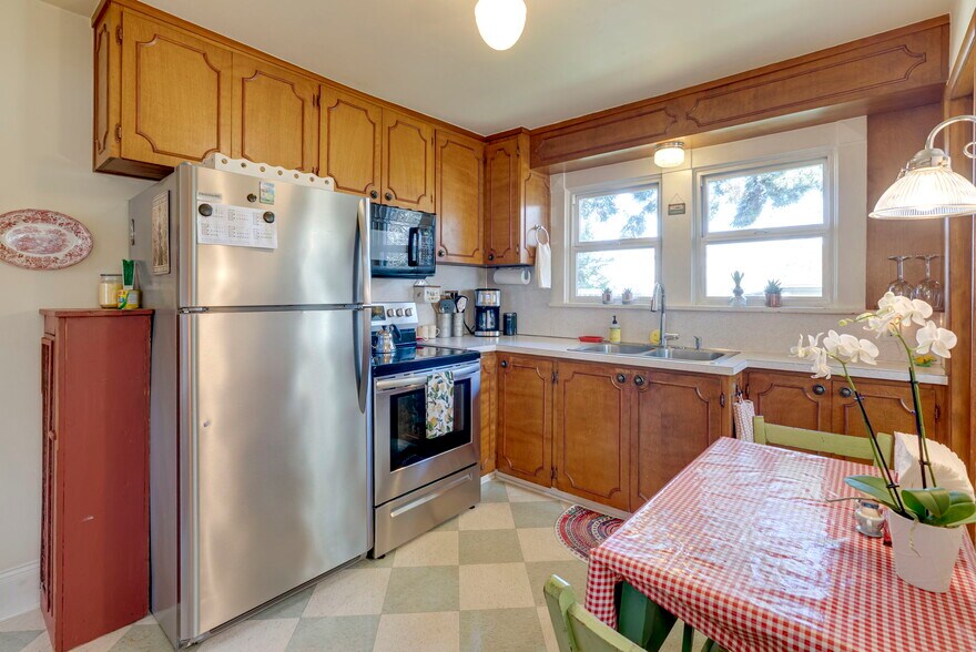 More Photos Of 5254 SE 74th Ave, Portland Flex For Sale