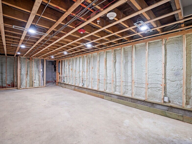 More Photos Of 138-140 Middlesex St, Lowell Storefront Retail Office For Lease
