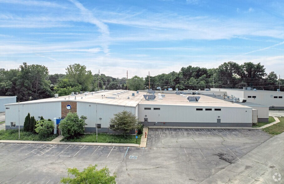 More Photos Of 201 W Carmel Dr, Carmel Theater Concert Hall For Lease