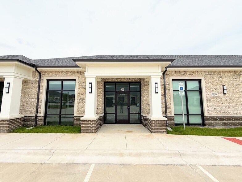 More Photos Of 2120 Prairie Dr, Prosper Office For Lease