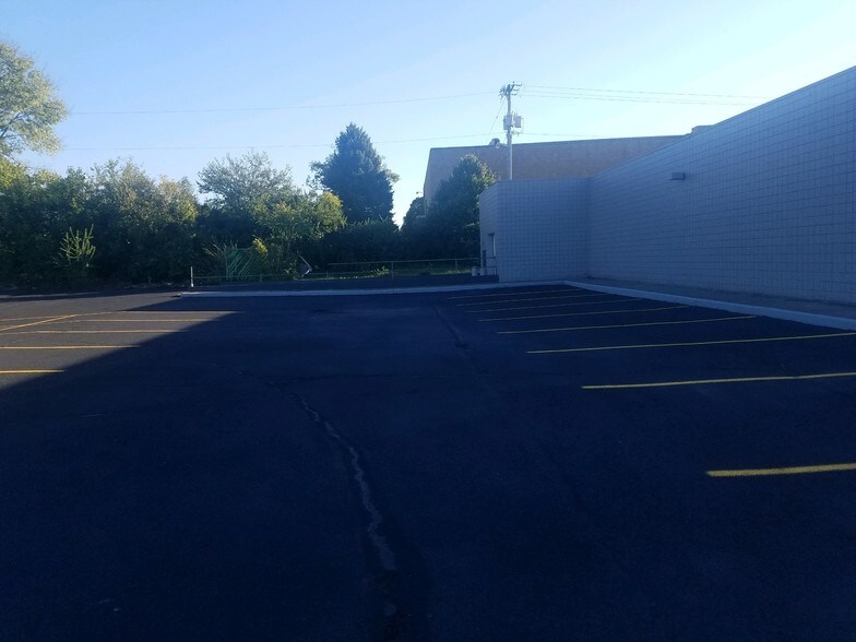 More Photos Of 4910 Denlinger Rd, Dayton Showroom For Sale