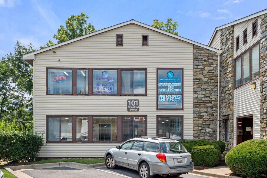 More Photos Of 101 Chestnut St, Gaithersburg Office For Sale