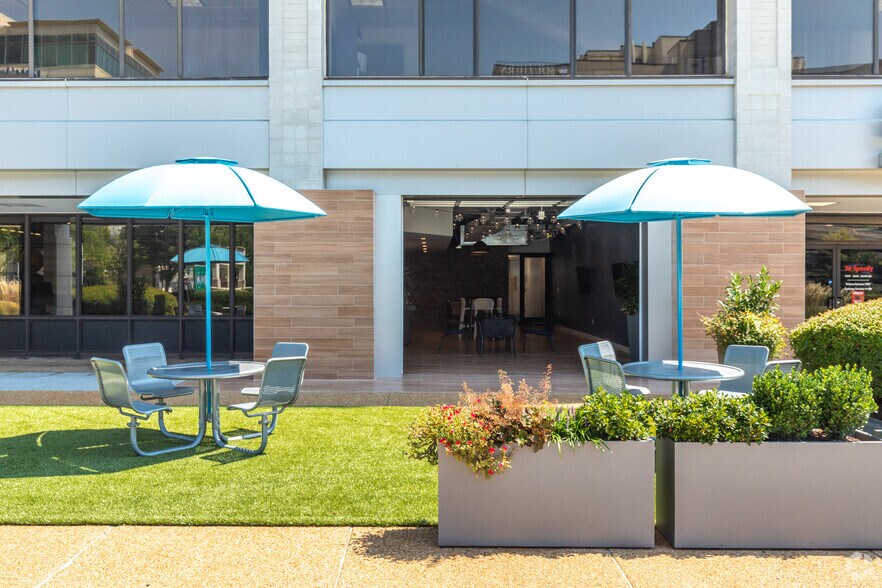 More Photos Of 1945 Old Gallows Rd, Vienna Medical For Lease