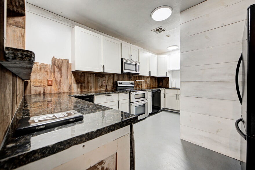 More Photos Of 210 Main st, Minco Health Club For Sale