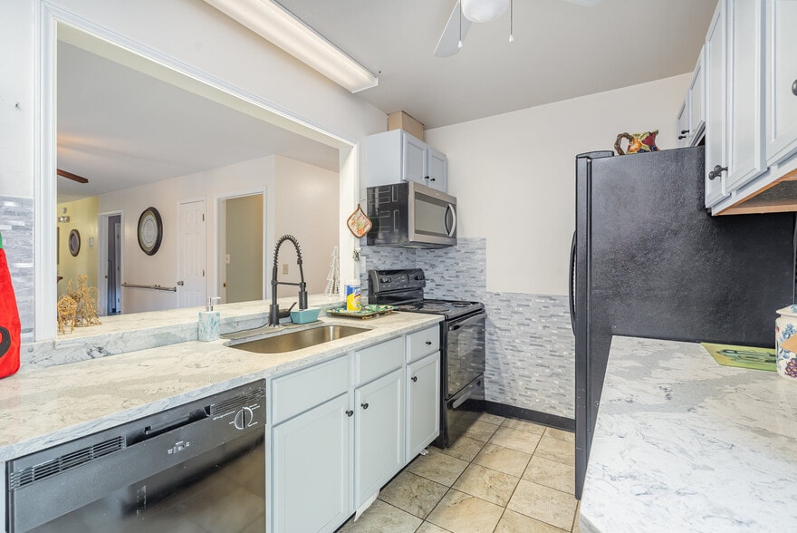 More Photos Of 2415A-2415B-2441 S Center St, Hickory Assisted Living For Sale