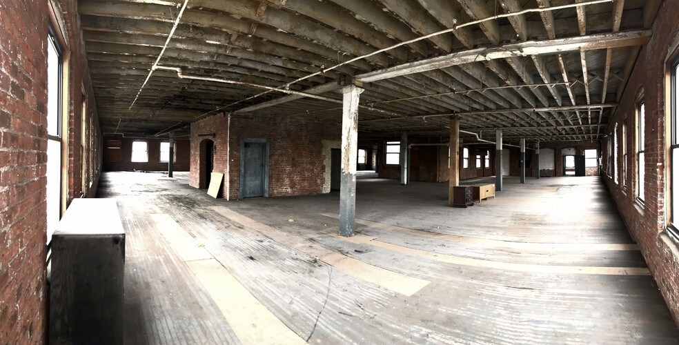 More Photos Of 98-104 Murray St, Newark Warehouse For Sale