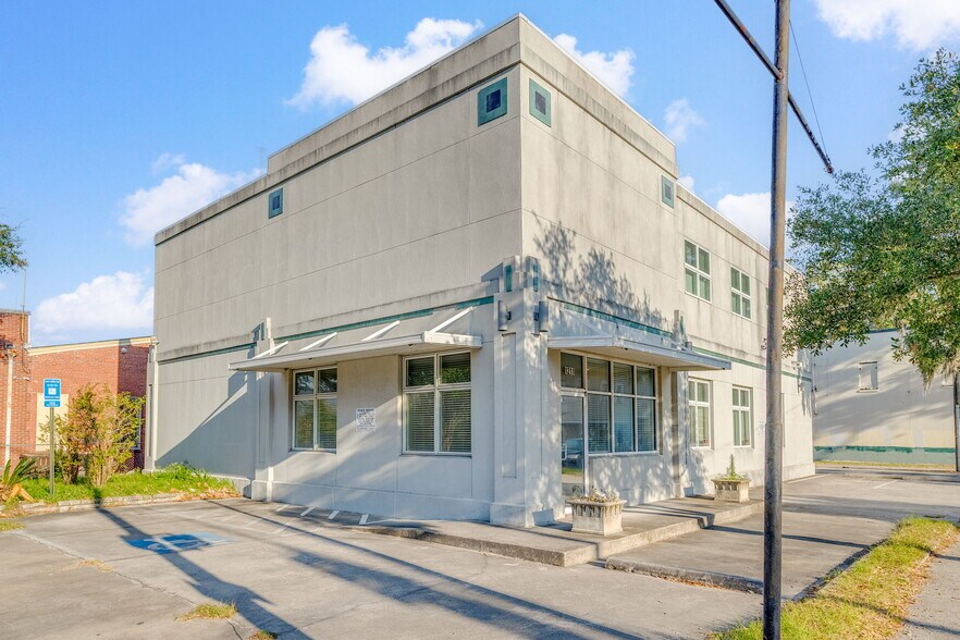 More Photos Of 1211 Bull St, Savannah Office Residential For Sale