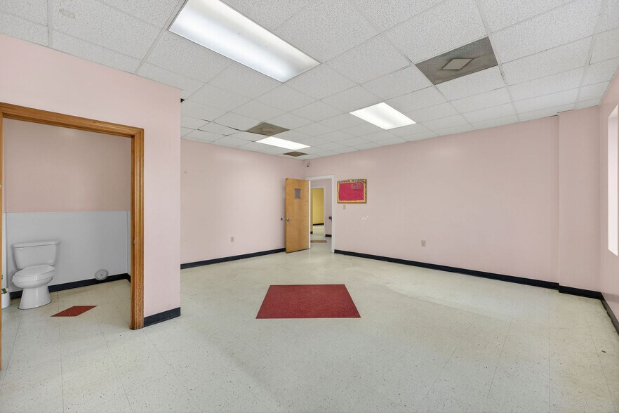 More Photos Of 3910 Princess Place Dr, Wilmington Daycare Center For Lease