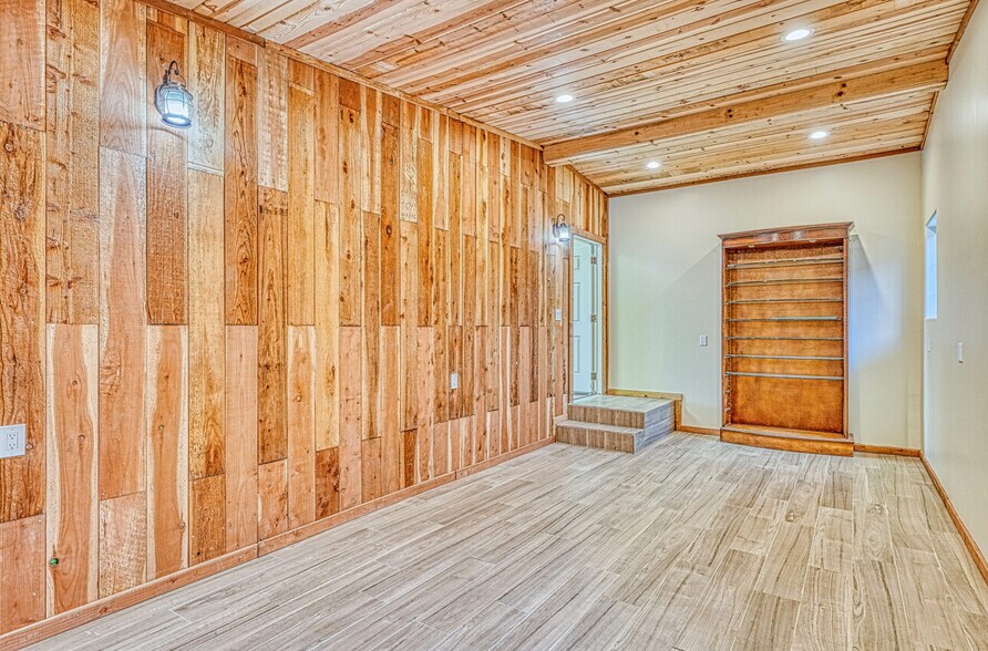 More Photos Of 7550 Sandholdt Rd, Moss Landing Warehouse For Sale