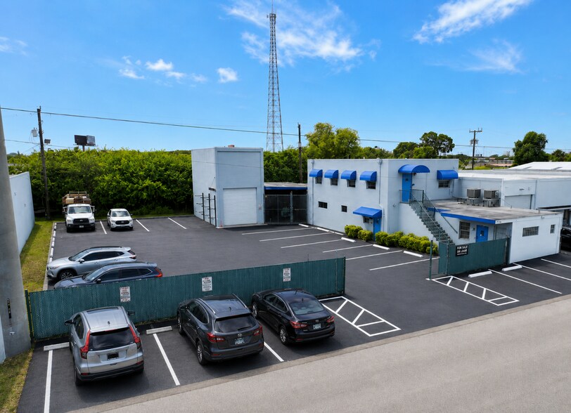 Primary Photo Of 2930 NW 17th Ter, Oakland Park Manufacturing For Sale