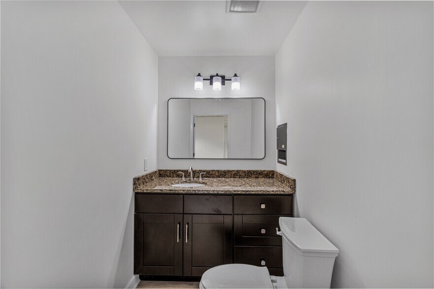 More Photos Of 35-37 Tamarack Cir, Skillman Medical For Lease