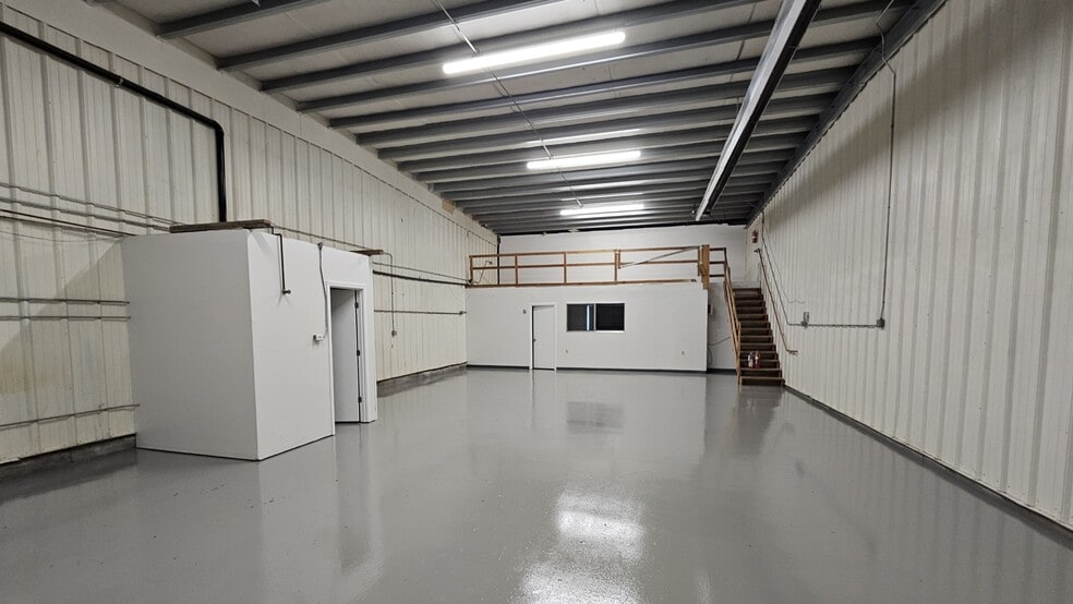 More Photos Of 1425 Alabama St, Longview Warehouse For Lease
