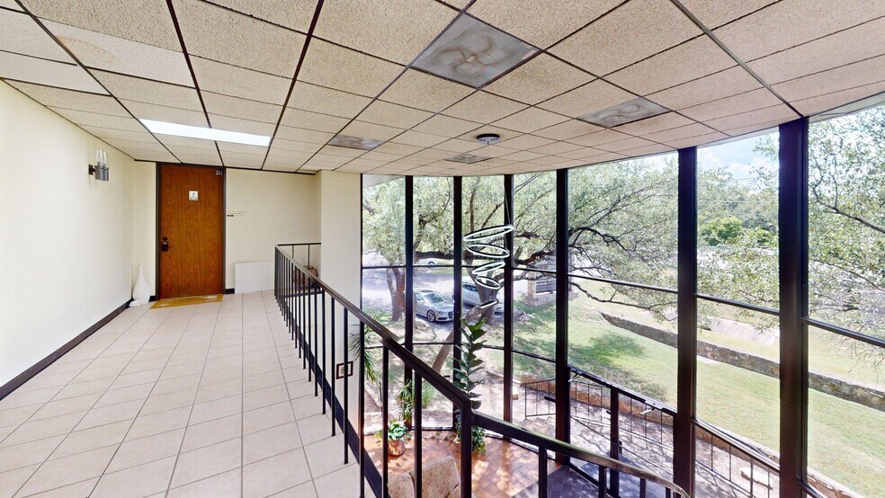 More Photos Of 311 Ranch Road 620 S, Lakeway Unknown For Lease