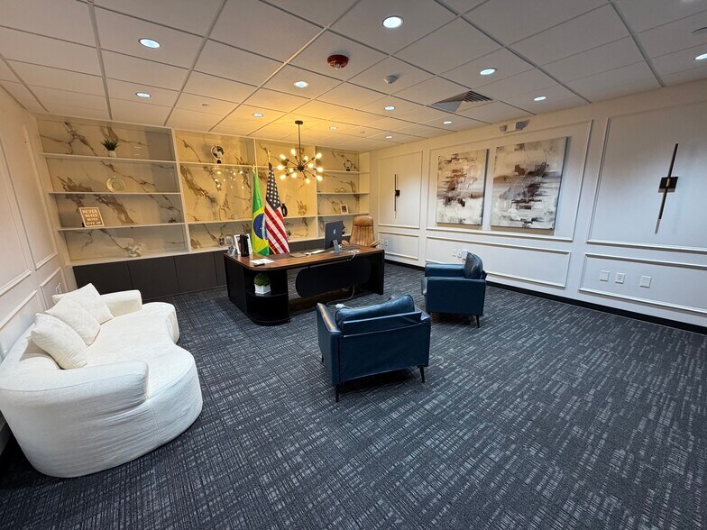 More Photos Of 429 S Keller Rd, Orlando Loft Creative Space For Lease