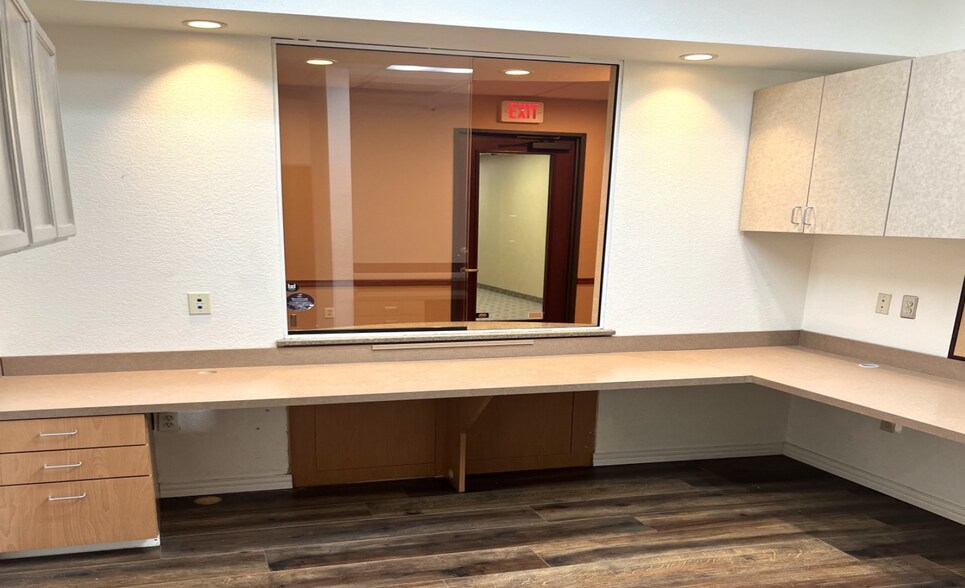 More Photos Of 3060 Communications Pky, Plano Medical For Lease