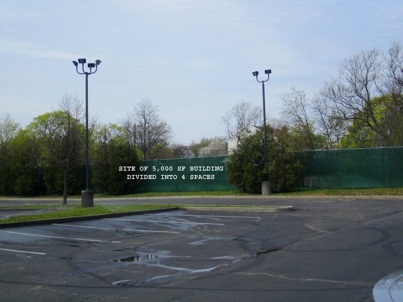 More Photos Of 3395 Great Neck Rd, Amityville Freestanding For Lease