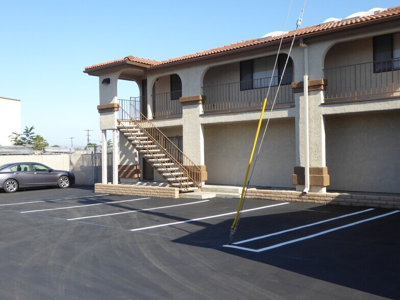 More Photos Of 1540 Pioneer Way, El Cajon Light Distribution For Lease