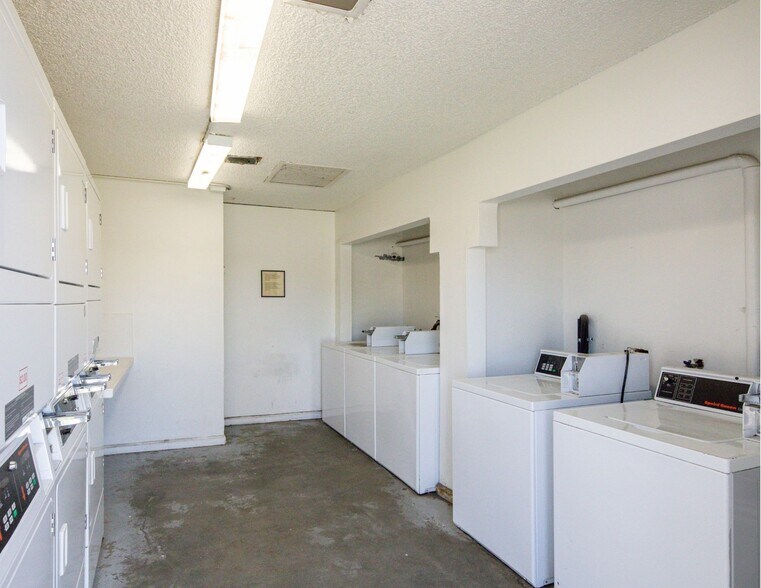 More Photos Of 46595 Vargas Rd, Indio Apartments For Sale