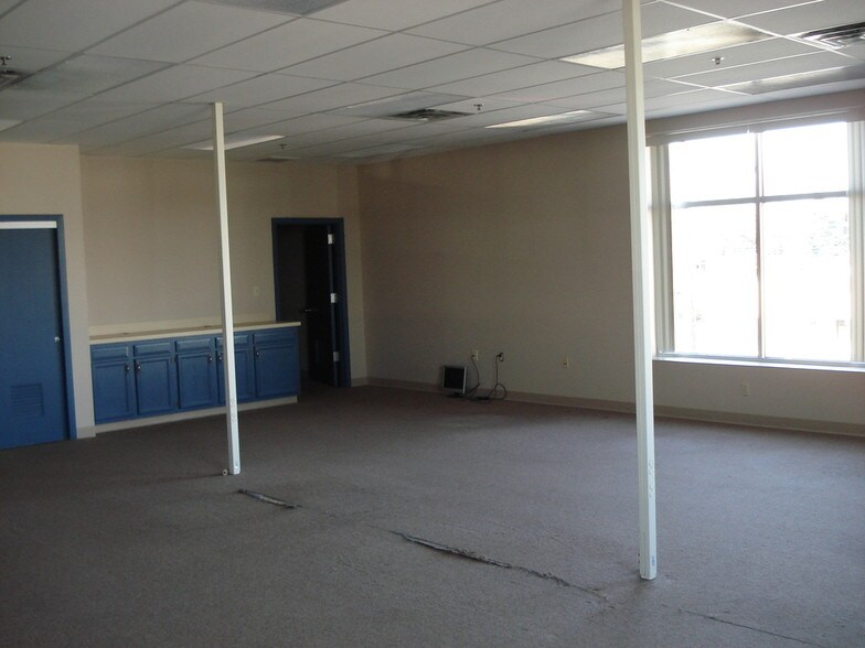 More Photos Of 801 N Salisbury Blvd, Salisbury Unknown For Lease