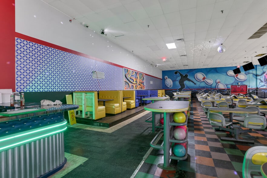 More Photos Of 1959 Metropolitan Pky SW, Atlanta Bowling Alley For Lease