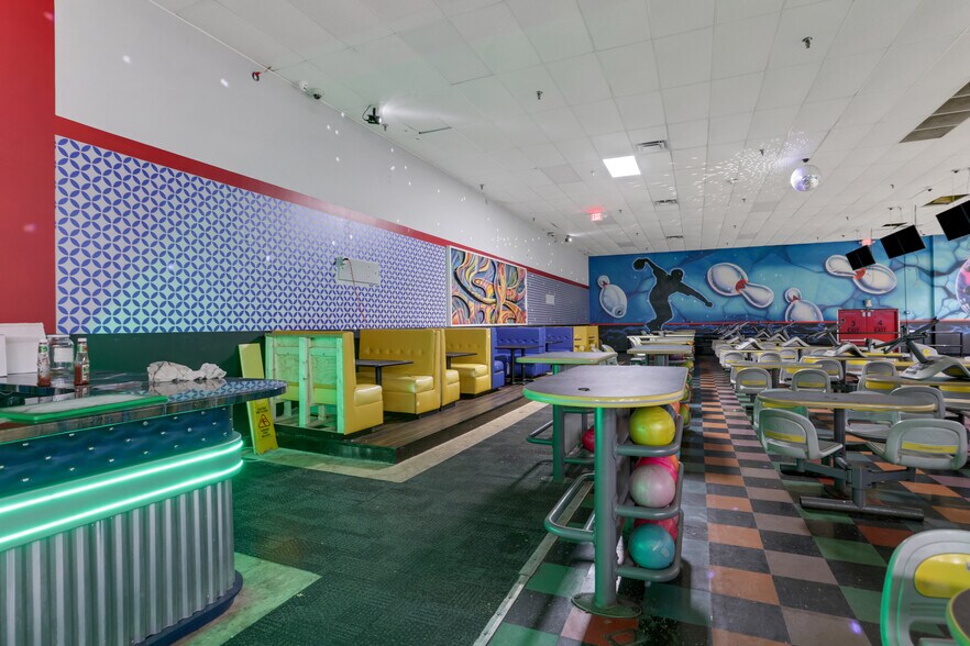 More Photos Of 1959 Metropolitan Pky SW, Atlanta Bowling Alley For Sale