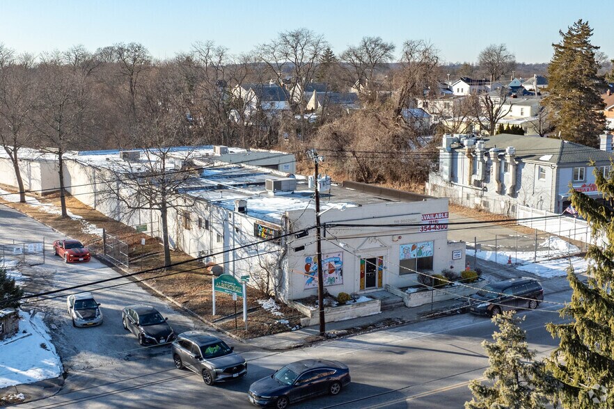 More Photos Of 801 Willis Ave, Albertson Warehouse For Sale