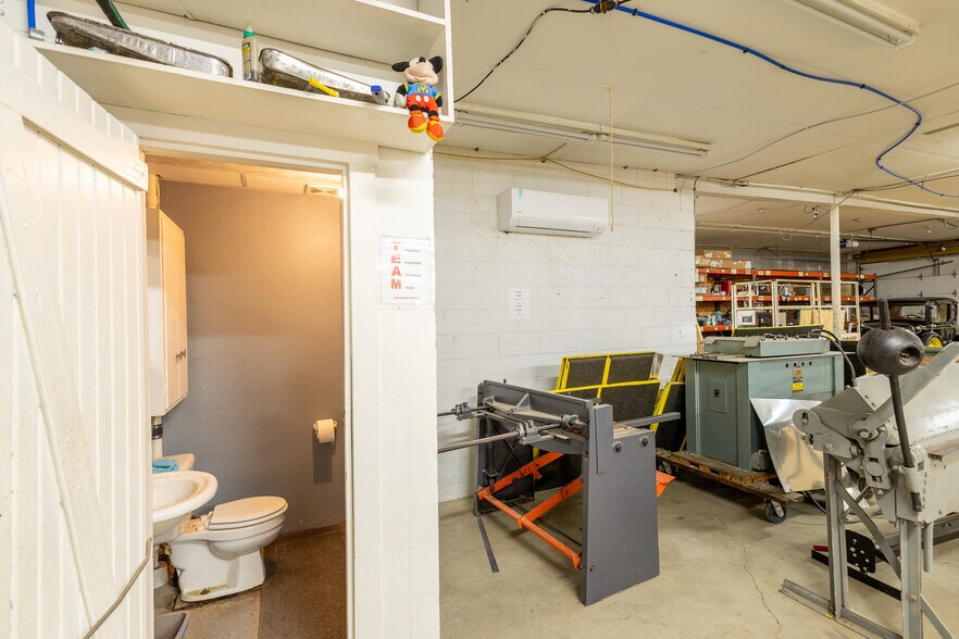 More Photos Of 701 I St, Bedford Warehouse For Sale