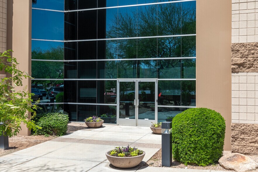 More Photos Of 4346 E Elwood St, Phoenix Warehouse For Lease