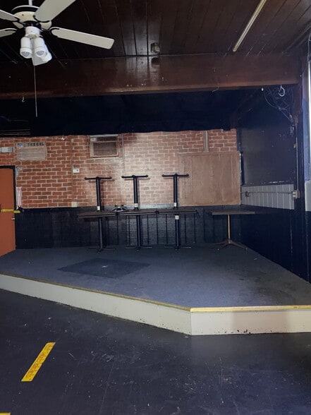 More Photos Of 614 Broad St st, Beloit General Retail For Lease