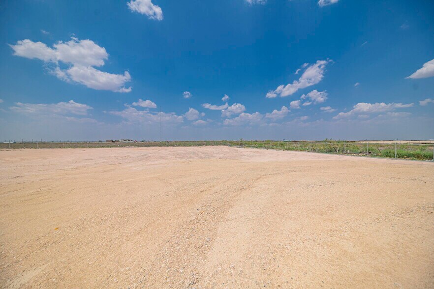 More Photos Of 14010 W Silver Fox Trl, Odessa Warehouse For Lease