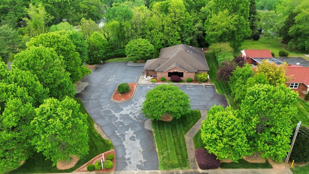 More Photos Of 1217 Davie Ave, Statesville Medical For Sale
