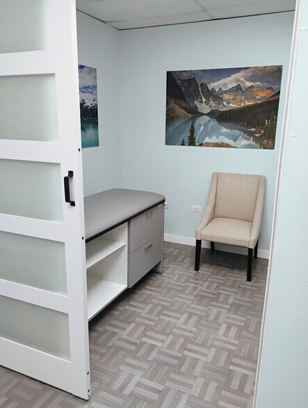 More Photos Of 215 S Wadsworth Blvd, Lakewood Medical For Lease