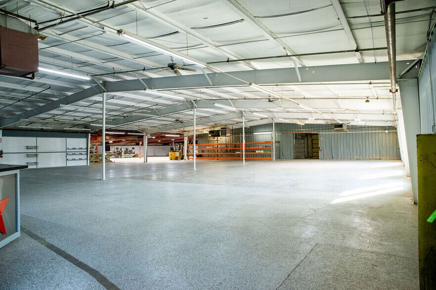 More Photos Of 1630 N Eldon Ave, Springfield Unknown For Lease