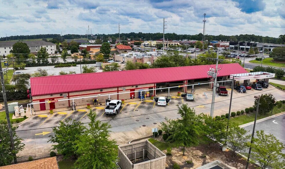 Primary Photo Of 1672 College St, Auburn Carwash For Sale