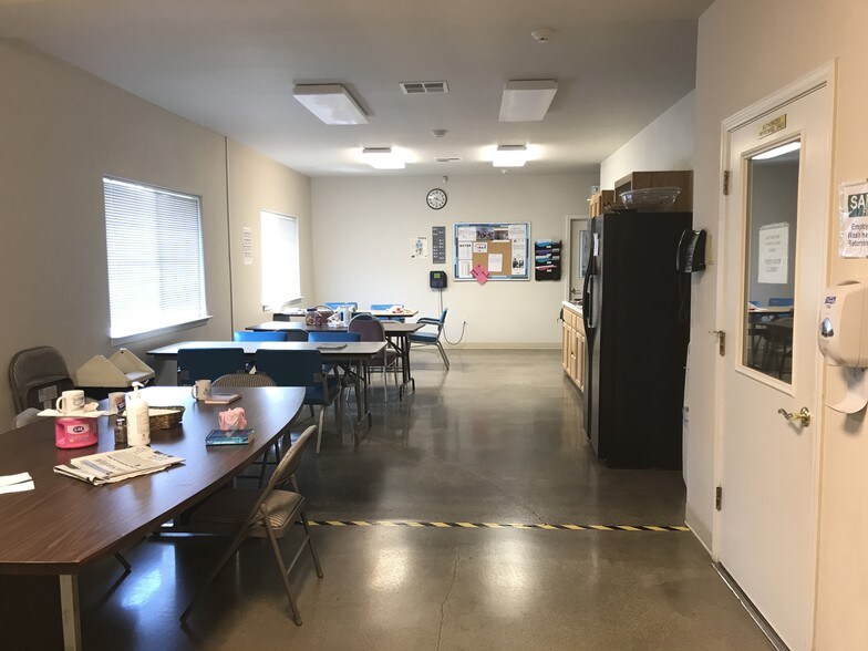 More Photos Of 6100 Bellevue Ln, Anderson Warehouse For Sale