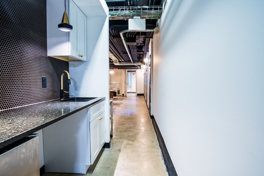 More Photos Of 226 Walnut St, Philadelphia Loft Creative Space For Lease