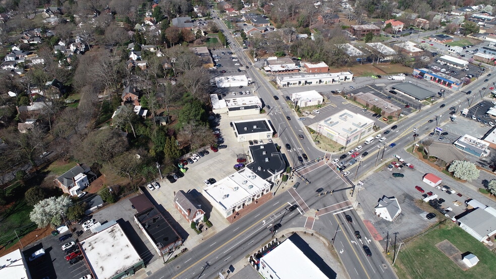 More Photos Of 1345-1349 N Main St, High Point Unknown For Lease
