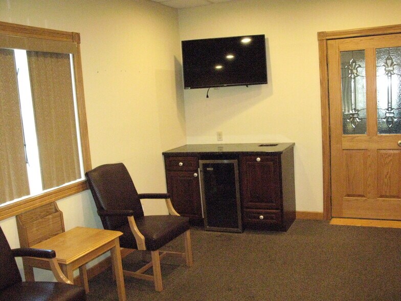 More Photos Of 4955 Route 873, Schnecksville Medical For Lease