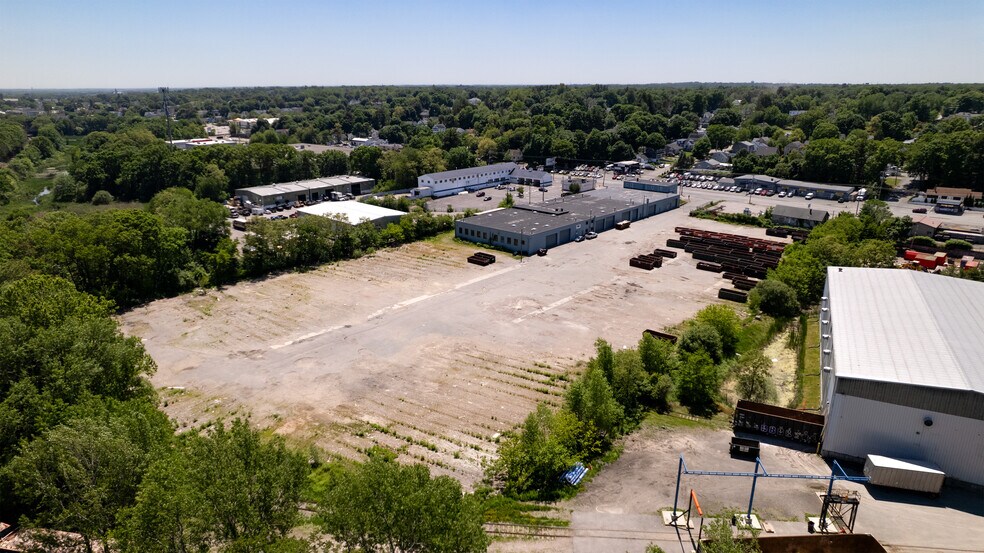 More Photos Of 1093 N Montello St, Brockton Service For Lease