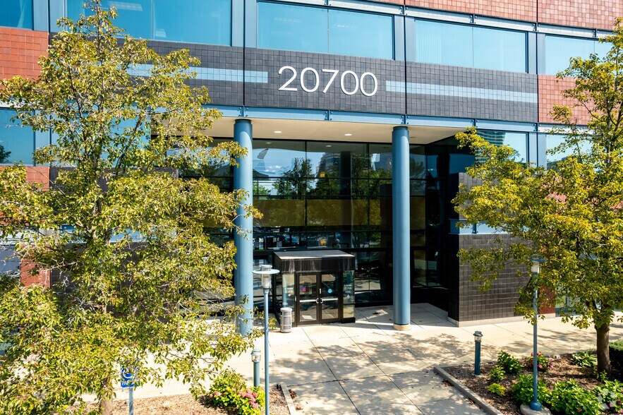More Photos Of 20700 Civic Center Dr, Southfield Office For Lease