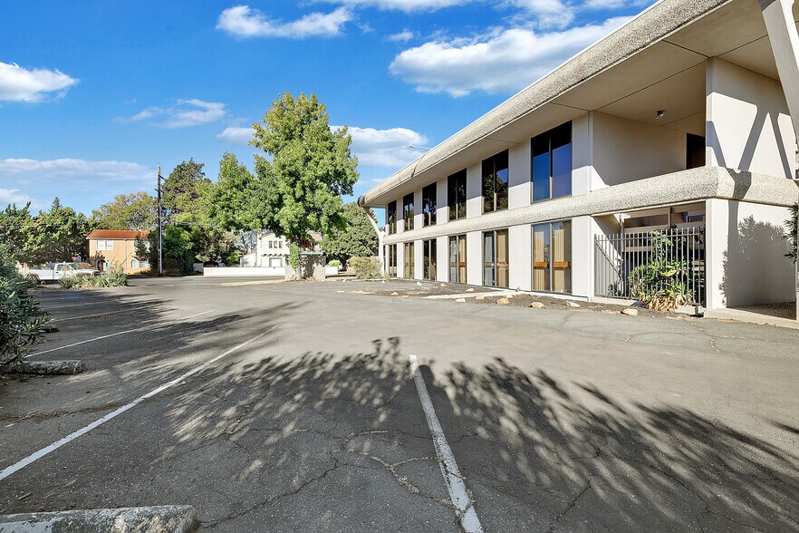 More Photos Of 951 Live Oak Blvd, Yuba City Medical For Sale