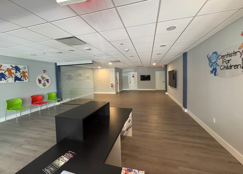 More Photos Of 111 E Main St, Mount Kisco Freestanding For Lease