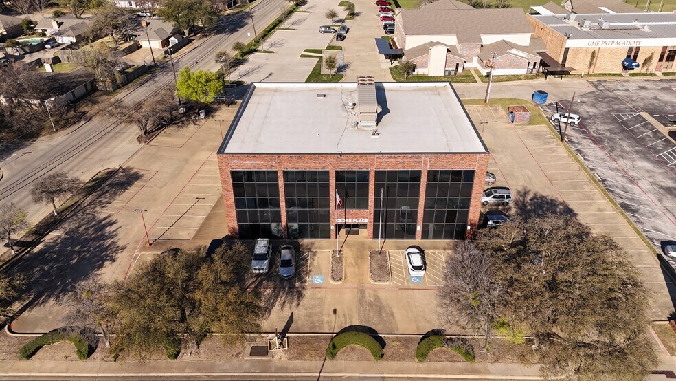 More Photos Of 407 N Cedar Ridge Dr, Duncanville Office Residential For Lease