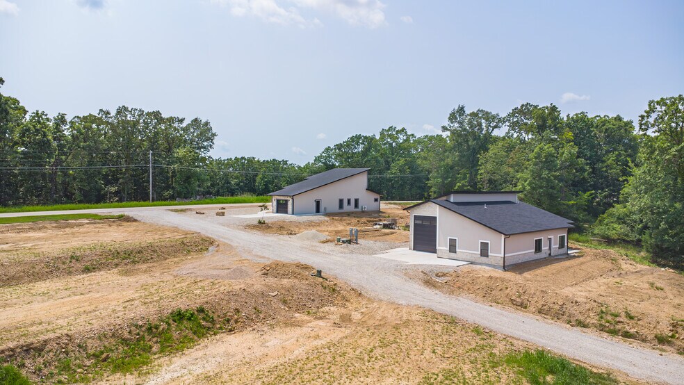 More Photos Of 100 Man Cave, Sunrise Beach Self Storage For Sale