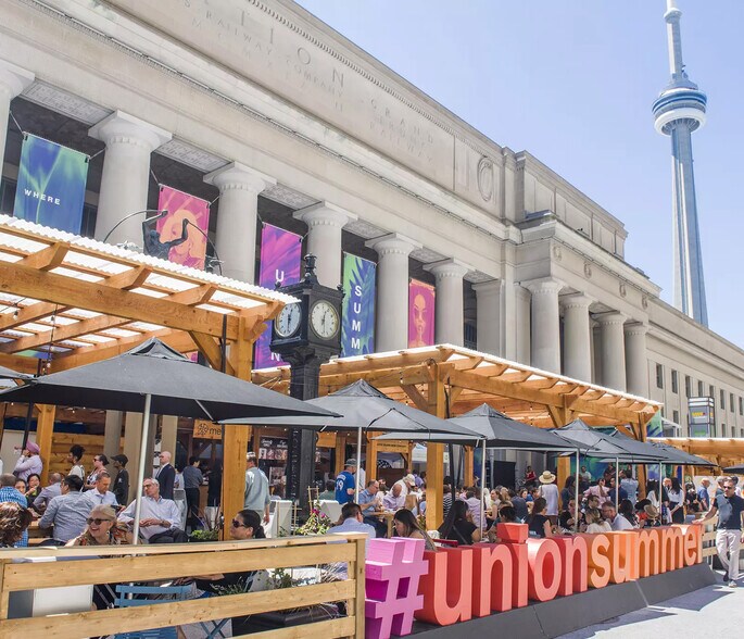 More Photos Of 200 Bay St, Toronto General Retail For Lease