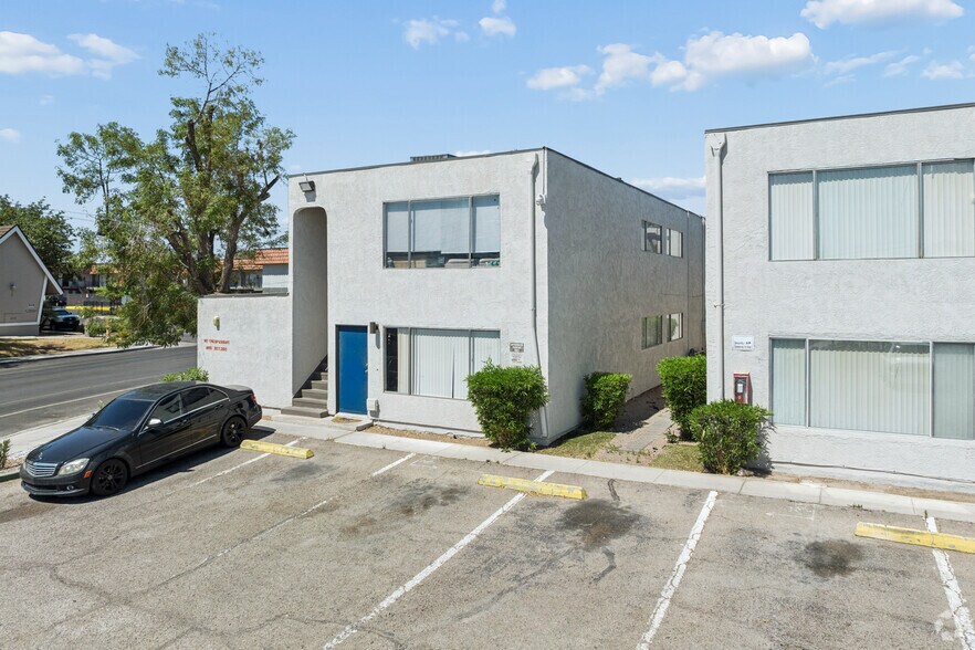 More Photos Of 5800 Bromley Ave, Las Vegas Apartments For Sale